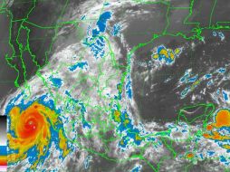 El huracán se ubica a 350 kilómetros de Mazatlán y 450 kilómetros de la capital sinaloense. NTX  Sistema Meteorológico Nacional  /