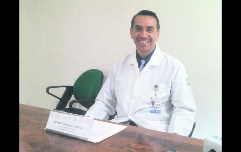 Cirujano urólogo y procurador Eduardo González, jefe del Departamento de Trasplantes del Hospital de Especialidades del Centro Médico. ESPECIAL /