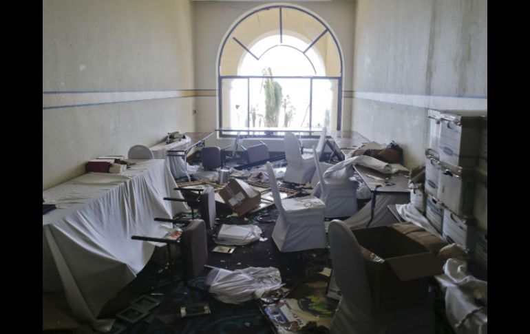 Vista de las afectaciones que dejó 'Odile' en un hotel en Los Cabos. AP V. Caivano  /