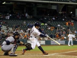 Con un doblete al jardín central, José Altuve consiguió la marca de más imparables en una temporada para Houston. AP  D. Phillip  /