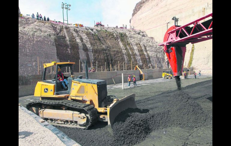 La construcción de la cortina se encuentra detenida, pero se trabaja en otros aspectos del embalse. EL INFORMADOR. E. Pacheco  /