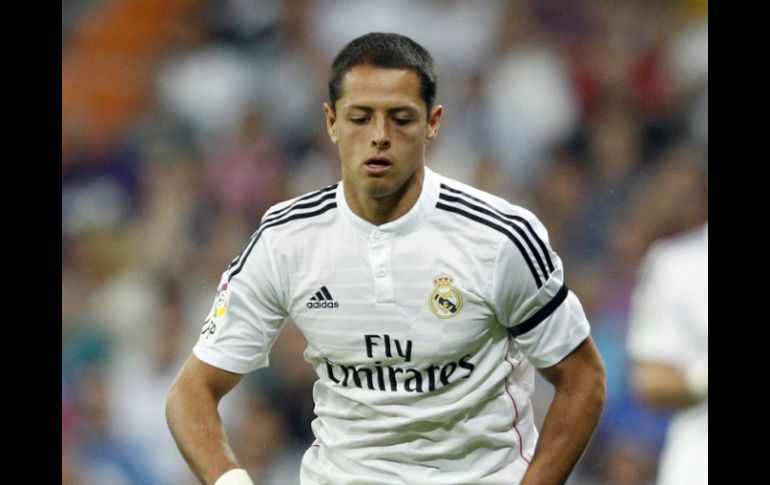 Javier Hernández se está acoplando a su nuevo equipo. EFE A. Martín  /