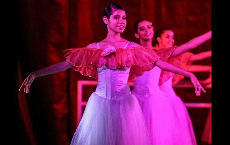 El espectáculo corrió a cargo del Ensamble de Ballet Clásico de Zapopan. EL INFORMADOR F. Atilano  /