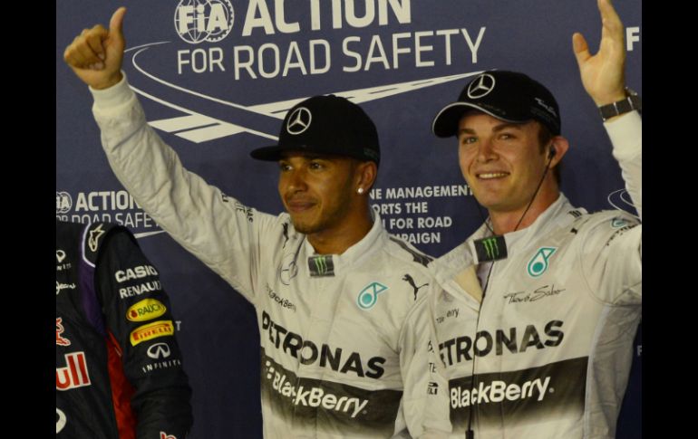 Lewis Hamilton y su compañero de equipo (Mercedes), Nico Rosberg, saldrán desde la primera fila. AFP  R. Gacad  /