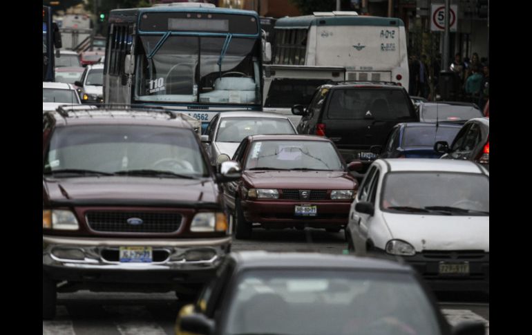 Autoridades invitan a la ciudadanía a reducir al máximo el uso de carros. EL INFORMADOR ARCHIVO  /