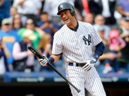 Jeter se lamenta luego de poncharse en la tercera entrada. El capitán de los Yanquis jugó como bateador designado y se fue de 4-0. AFP /  J. Mclsaac