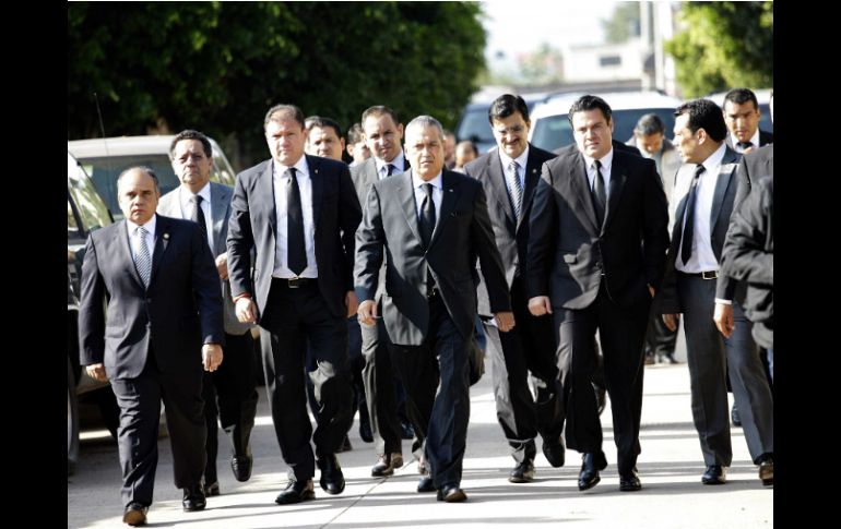 Enrique Aubry , uno de los políticos que asisten al funeral de Gabriel Gómez Michel en el municipio de El Grullo. ESPECIAL /