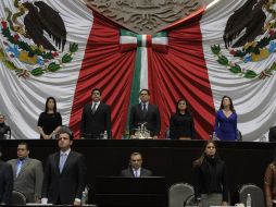 Silvano Aureoles abre la Sesión Ordinaria en el Congreso de la Unión guardando un minuto de silencio por Gabriel Gómez Michel. NTX /