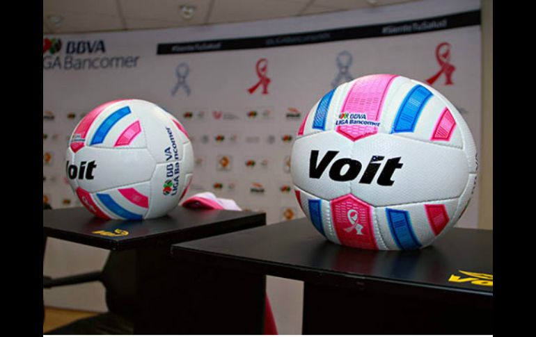 La venta de réplicas de balones se venderán en 175 y 350 pesos; los recursos irán a fundaciones. ESPECIAL / ligamx.net