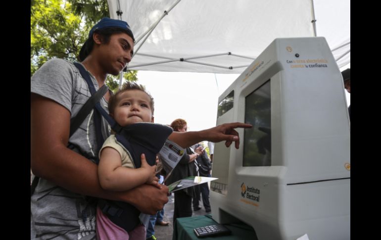 En la consulta ciudadana realizada por el PRD participaron 13 mil 662 personas a través de 277 urnas electrónicas. EL INFORMADOR / ARCHIVO