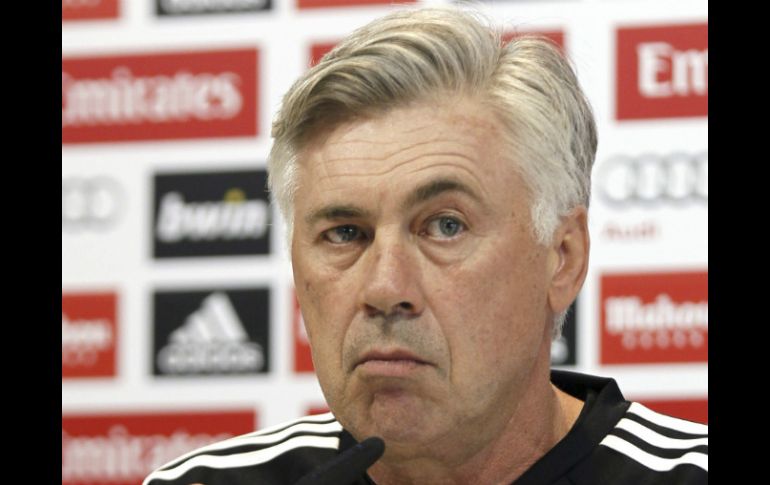 Carlo Ancelotti deja como incierto que el delantero mexicano Javier ''Chicharito'' Hernández juegue este sábado. EFE / P. Campos