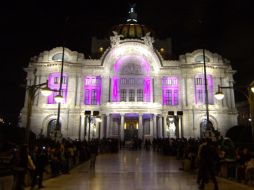 Palacio de Bellas Artes iluminado por su 80 aniversario. NTX / N. Tavira