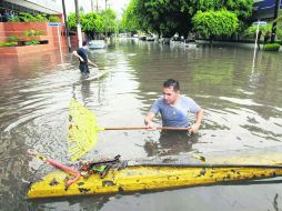 El 2012 fue uno de los peores años en materia de inundaciones en la zona. El agua alcanzó un metro de altura en algunas calles. EL INFORMADOR / ARCHIVO.