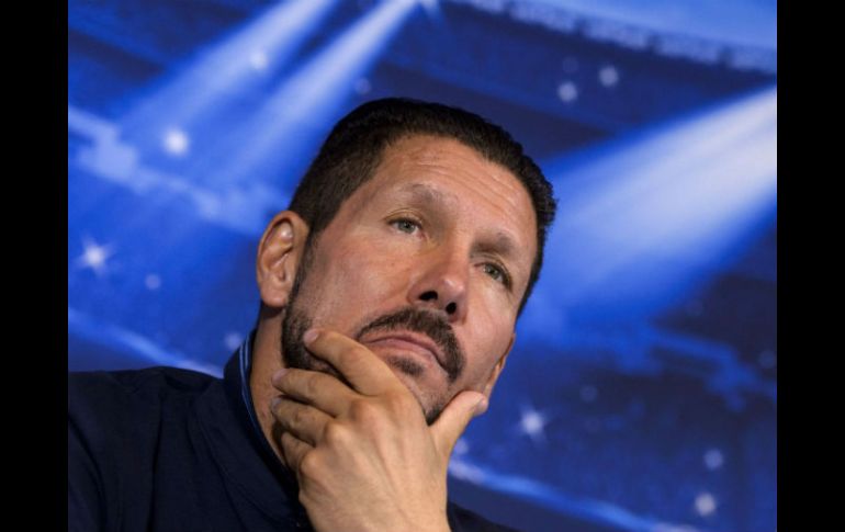 Diego Simeone aseguró que se enfrentarán a un rival complejo al que 'cuesta trabajo encontrarle errores'. AFP / D. Pozo