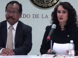 Alejandro Sánchez Camacho, en conferencia de prensa, junto a la senadora Dolores Padierna. YOUTUBE / Dolores Padierna