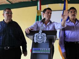 Francisco Ayón (i), Aristóteles Sandoval (c) y Ramiro Hernández (d) ofrecieron una rueda de prensa al final del recorrido. EL INFORMADOR / M. Vargas