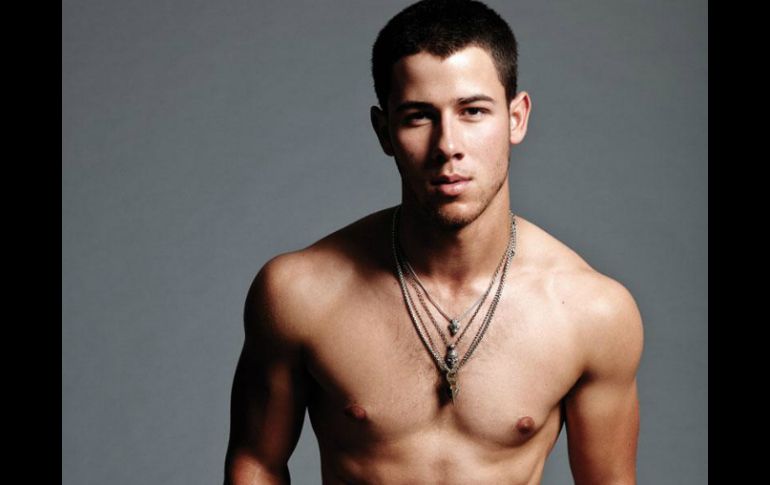 Nick Jonas tranaja para consolidar su carrera como solista dejando atrás su imagen de los Jonas Brothers. TWITTER / @FlauntMagazine