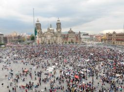 El pliego petitorio presentado en la Marcha pide la reparación del daño a los estudiantes de Ayotzinapa. SUN / A. Martínez