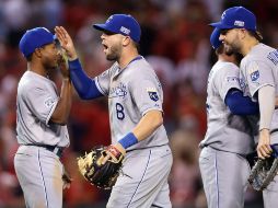 La serie continuará la noche del viernes en Anaheim con el novato dominicano Yordano Ventura abriendo el segundo juego por los Reales. AFP / J. Gross