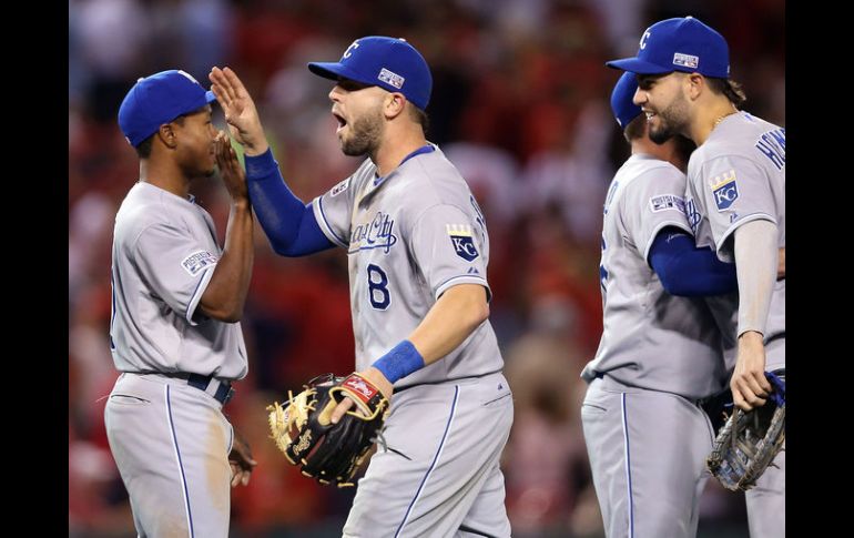 La serie continuará la noche del viernes en Anaheim con el novato dominicano Yordano Ventura abriendo el segundo juego por los Reales. AFP / J. Gross