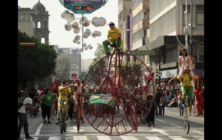 Para el desfile de las Fiestas de Octubre 2014 las vialidades estarán cerradas de 7:00 a 14:00 horas. EL INFORMADOR / ARCHIVO