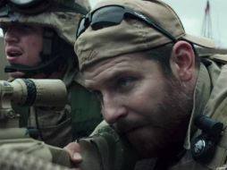 Cooper interpreta a Chris Kyle el protagonista, conocido como 'El Diablo' entre los enemigos que cazó. YOUTUBE / Warner Bros. UK