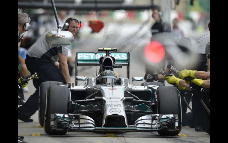 Esta es la octava pole position de la temporada que consigue Rosberg. EFE / F. Robichon