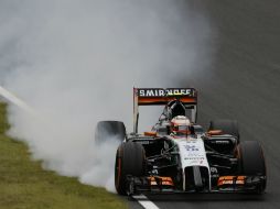 Sergio Pérez encuentra una gran cantidad de tráfico en la última chicane, por lo que frena y pierde temperatura en neumáticos y frenos. AP / S. Kajiyama