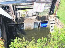 Colonia El Hoyo. En esta vivienda aún permanece el nivel del agua a casi la mitad de la altura de los muros. EL INFORMADOR / M. Vargas