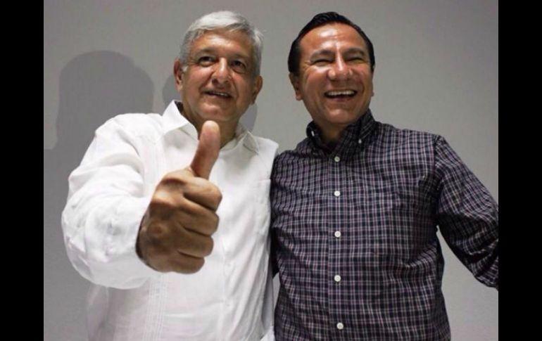 El diputado compartió en su cuenta de Twitter que López Obrador destapó a Lázaro Mazón como candidato para gobernador de Guerrero. TWITTER / @ferbelaunzaran