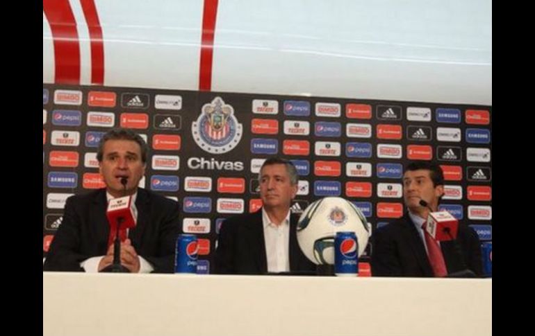 'Chepo' de la Torre fue presentado esta tarde como el nuevo director técnico de Chivas. TWITTER / @Chivas