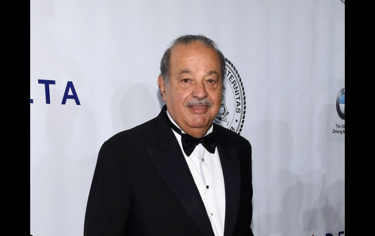 Carlos Slim.  Amóvil tiene 70 por ciento de las cuentas de Internet inalámbrico y 80 por ciento de las de telefonía fija en México. AFP / L. Busacca