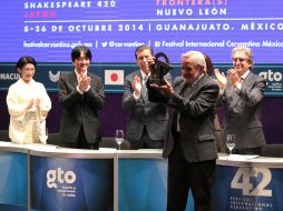 El premio se otorgó en la inauguración del Festival Cervantino por el director general Jorge Volpi. NTX / J. Espinosa.