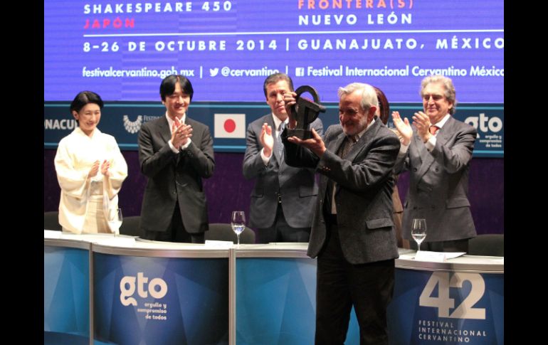 El premio se otorgó en la inauguración del Festival Cervantino por el director general Jorge Volpi. NTX / J. Espinosa.