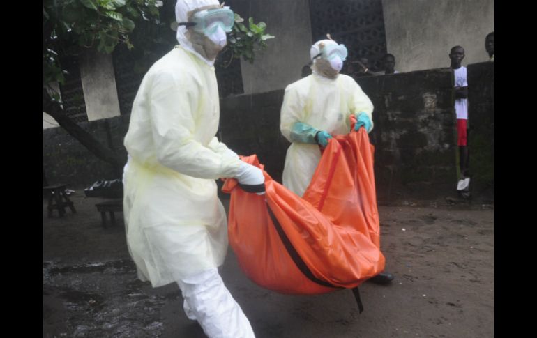 En Liberia, según la OMS, el virus del ébola ha causado dos mil 210 muertos. AP / A. Dulleh