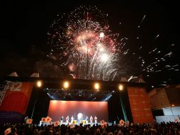 Con fuegos pirotécnicos y sonidos ancestrales del país invitado, el Festival Internacional Cervantino arranca sus actividades. EFE / U. Basurto.