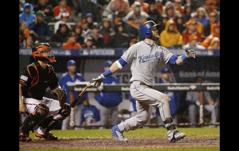 Gordon no sólo sacó un out imposible en el tercer rollo, también pegó un vuela cercas en la décima y empujó cuatro carreras. AP / A. Brandon