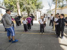 Un único maestro de educación física por plantel no es suficiente, tampoco el tiempo que dedica al ejercicio. EL INFORMADOR / A. Hernández