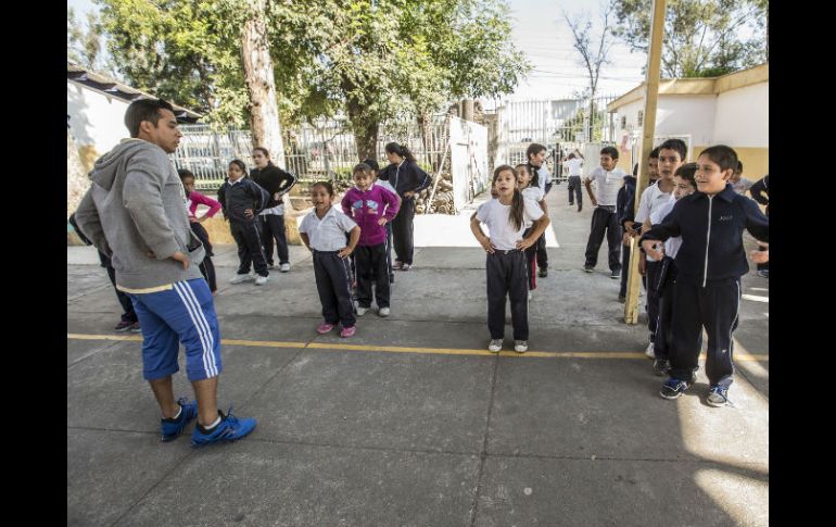 Un único maestro de educación física por plantel no es suficiente, tampoco el tiempo que dedica al ejercicio. EL INFORMADOR / A. Hernández