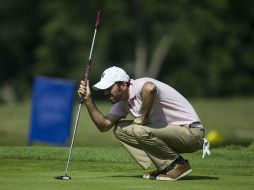 Juan Pablo Colín se prepara para realizar su putt, en la segunda ronda del Scratch. EL INFORMADOR / J. Mendoza