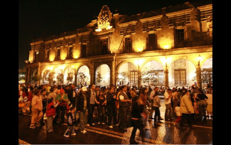 La avenida 16 de Septiembre permanece cerrada desde La Paz, Ávila Camacho, Juan Pablo II hasta la Glorieta del Mercado del Mar. EL INFORMADOR / ARCHIVO