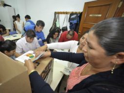 Se instalan mil 200 mesas electorales en las 67 ciudades del exterior donde podrán votar los emigrantes bolivianos. EFE / J. Carrión