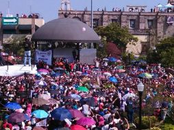 Los fieles resguardaron a la virgen a su llegada a Zapopan. EL INFORMADOR / T. Villaseñor