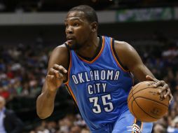 Durant promedió 32 puntos, 7.4 rebotes y 5.5 asistencias por partido la temporada pasada. AP / J. Cowsert