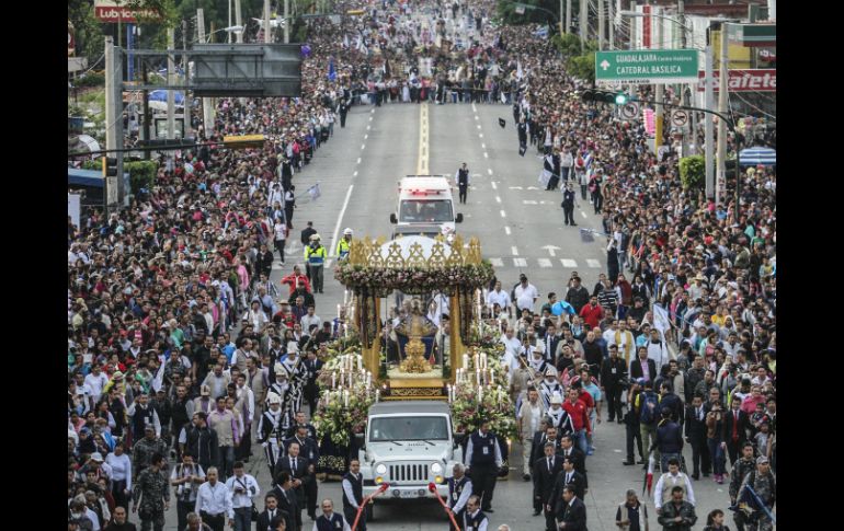 Los fieles acompañaron a la Virgen de Zapopan. EL INFORMADOR / F. Atilano