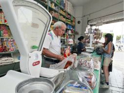 Las 'tienditas' han cobrado importancia por el bajo desembolso que hacen los consumidores. EL INFORMADOR / ARCHIVO