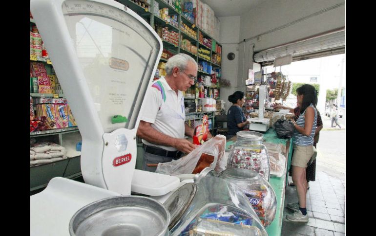 Las 'tienditas' han cobrado importancia por el bajo desembolso que hacen los consumidores. EL INFORMADOR / ARCHIVO