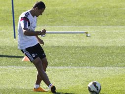 Javier Hernández jugaría su primer partido de inicio en la liga. EFE / K. Huesca.