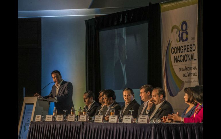 Francisco Funtanet Mangue, presidente de Concamin, habla en el XXXVIII Congreso Nacional de la Industria del Vestido. EL INFORMADOR / A. Hernández