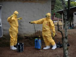 Los trajes serían para que el cuerpo de salud, enfermeras y médicos no se contaminen. AP / J. Delay